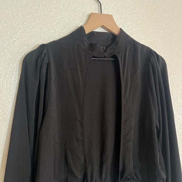 Banana Republic Factory Long Sleeve Cropped Open-Back Blouse - Picture 5 of 15